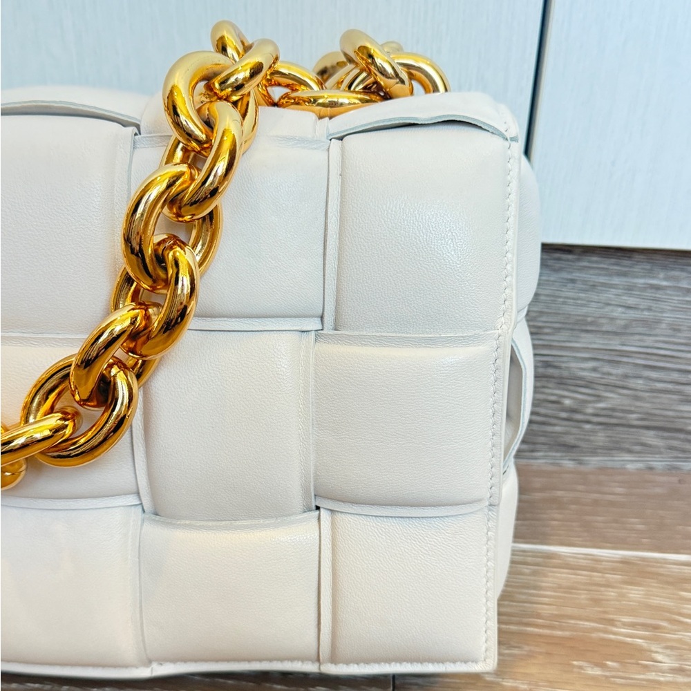 BOTTEGA VENETA Lambskin Maxi Intreccio Padded Chain Cassette Crossbody Bag Chalk - Picture 11 of 15